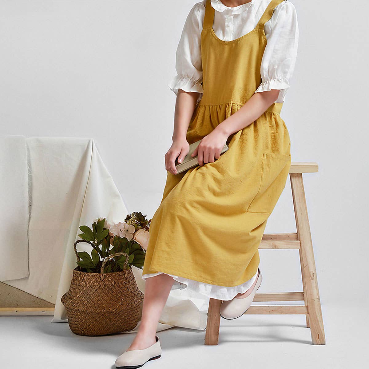 Solid Color Cotton Linen Apron with Pockets