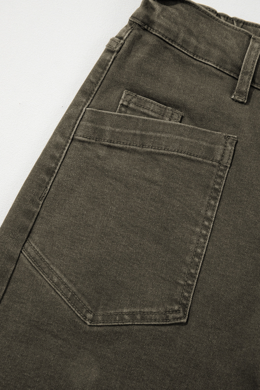 Mid-Rise Square-Pocket Ankle-Length Barrel Jeans