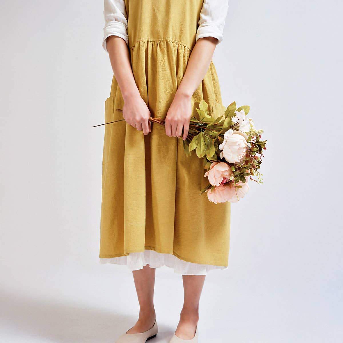 Solid Color Cotton Linen Apron with Pockets