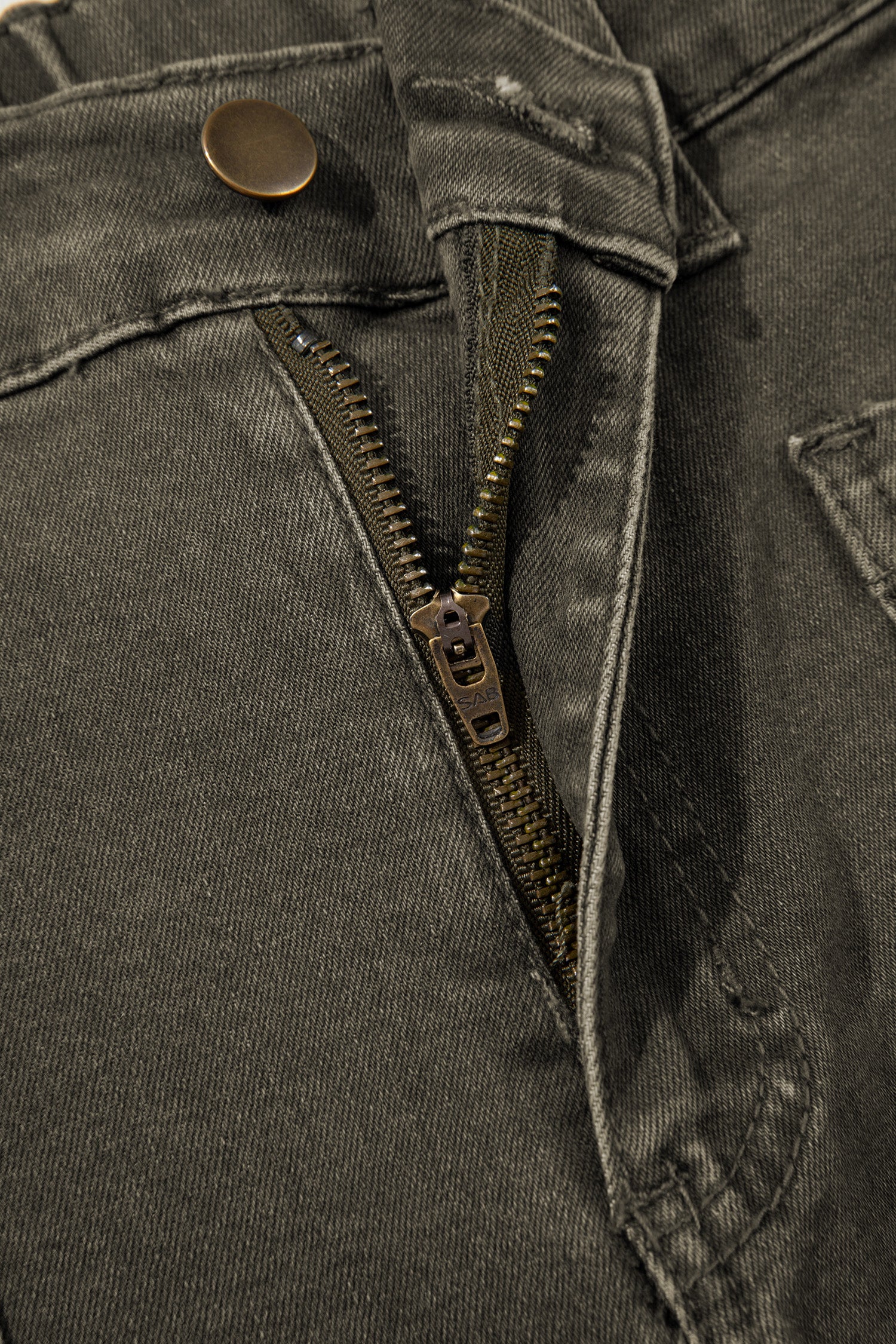 Coffee Solid Color Square Patch Pocket Ankle-length Barrel Jeans