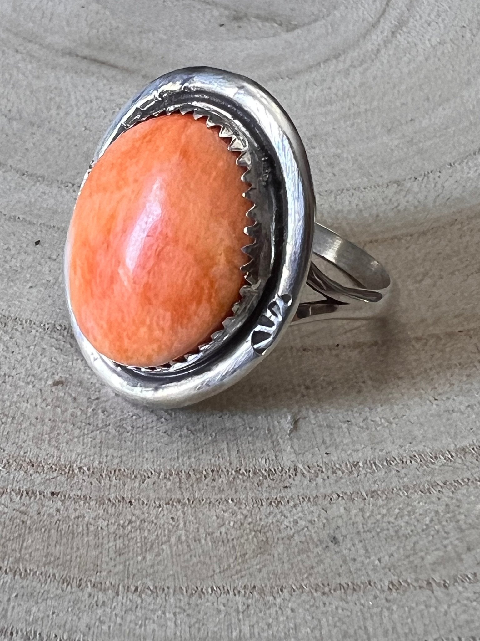 Ernest Hawthorne Navajo Spiny Oyster & Sterling Silver Ring — Size 8