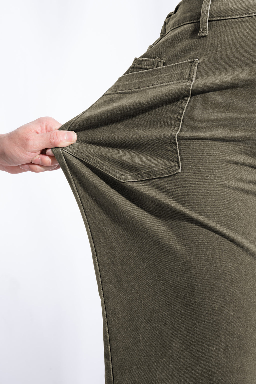 Mid-Rise Square-Pocket Ankle-Length Barrel Jeans